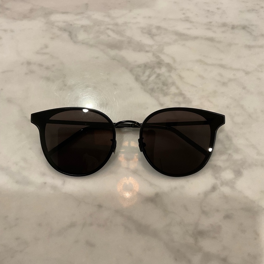 Saint Laurent Stylish Black Sunglasses